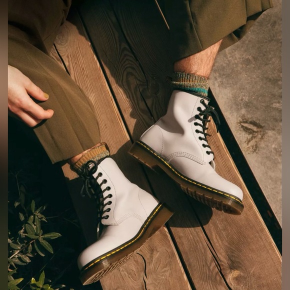 New Dr Martens 1460 Smooth Leather Women Boots Vintage Taupe Size 10 Men Size 9 - Picture 6 of 6